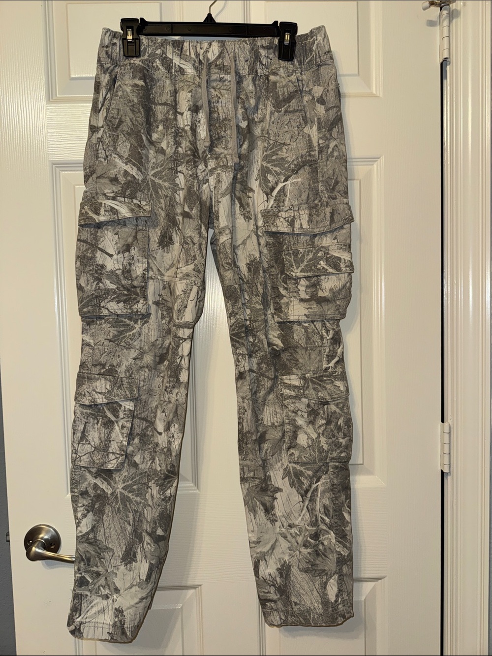 Hollister Men's Gray Camouflage Cargo Pants